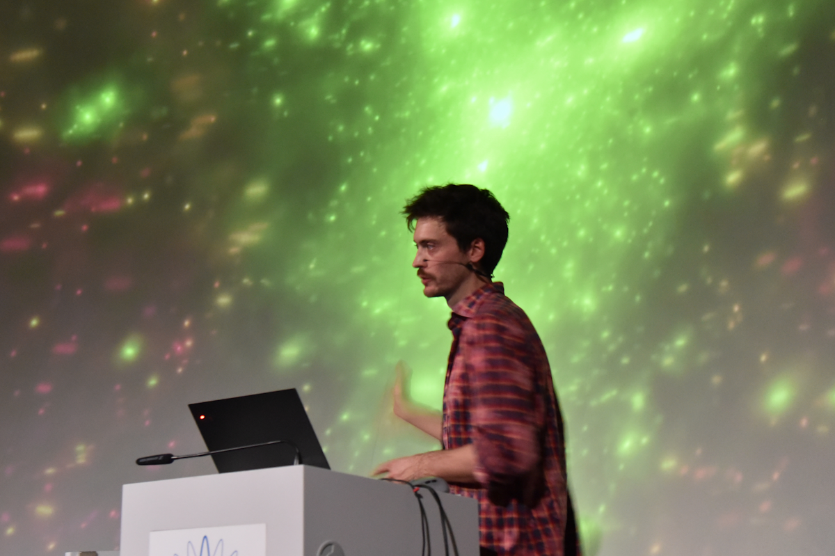 Live under the dome at the ESO Supernova Planetarium for the Kosmisches series.
